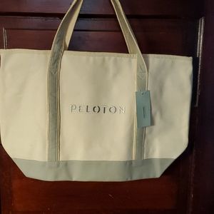 New w tags Peloton tote